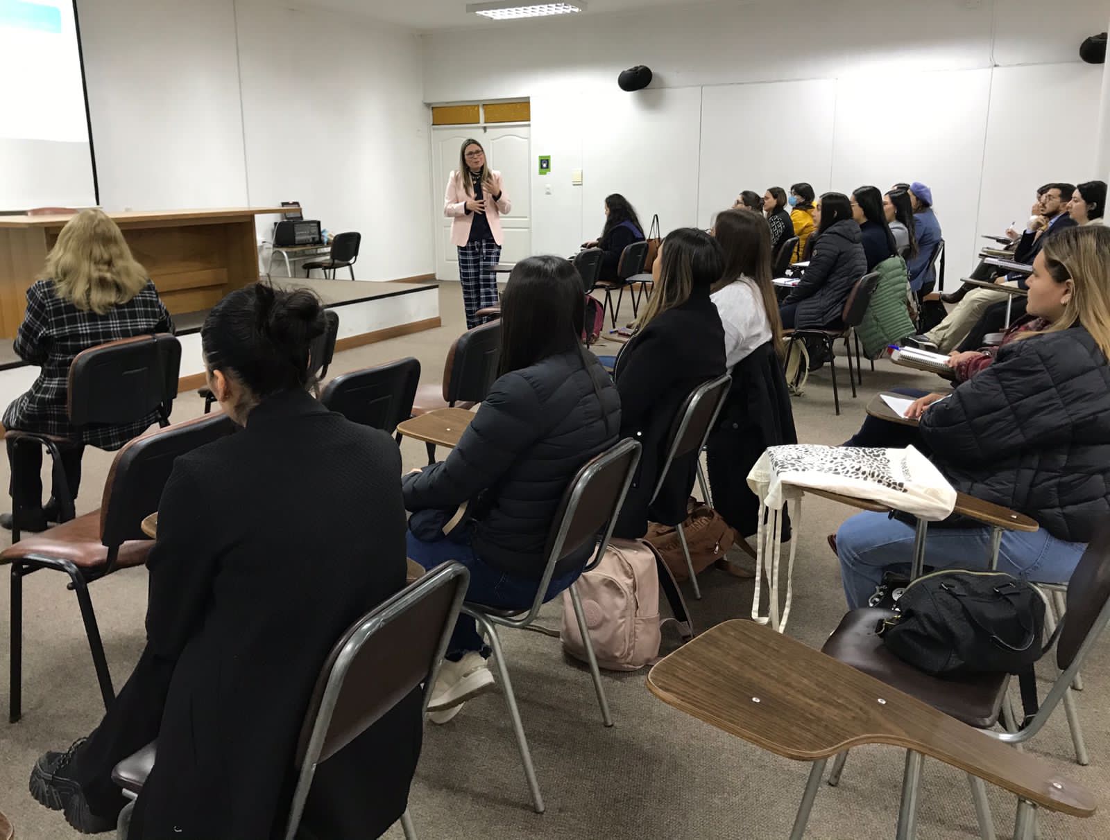 Encargados de Convivencia Escolar y Educadores Diferenciales participan en  3ª Jornada de Acompañamiento