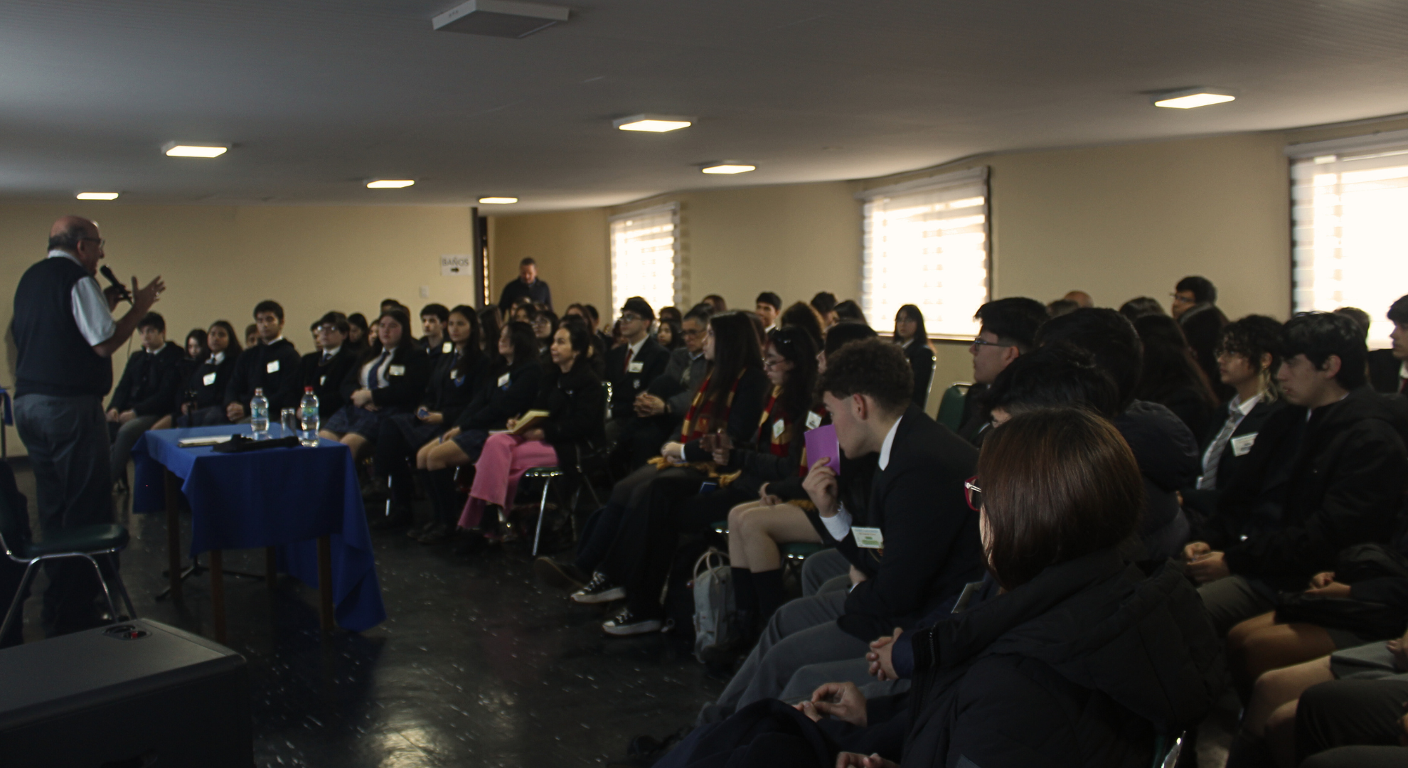 Monseñor Chomali se reunió con centros de alumnos de los Colegios de Iglesia