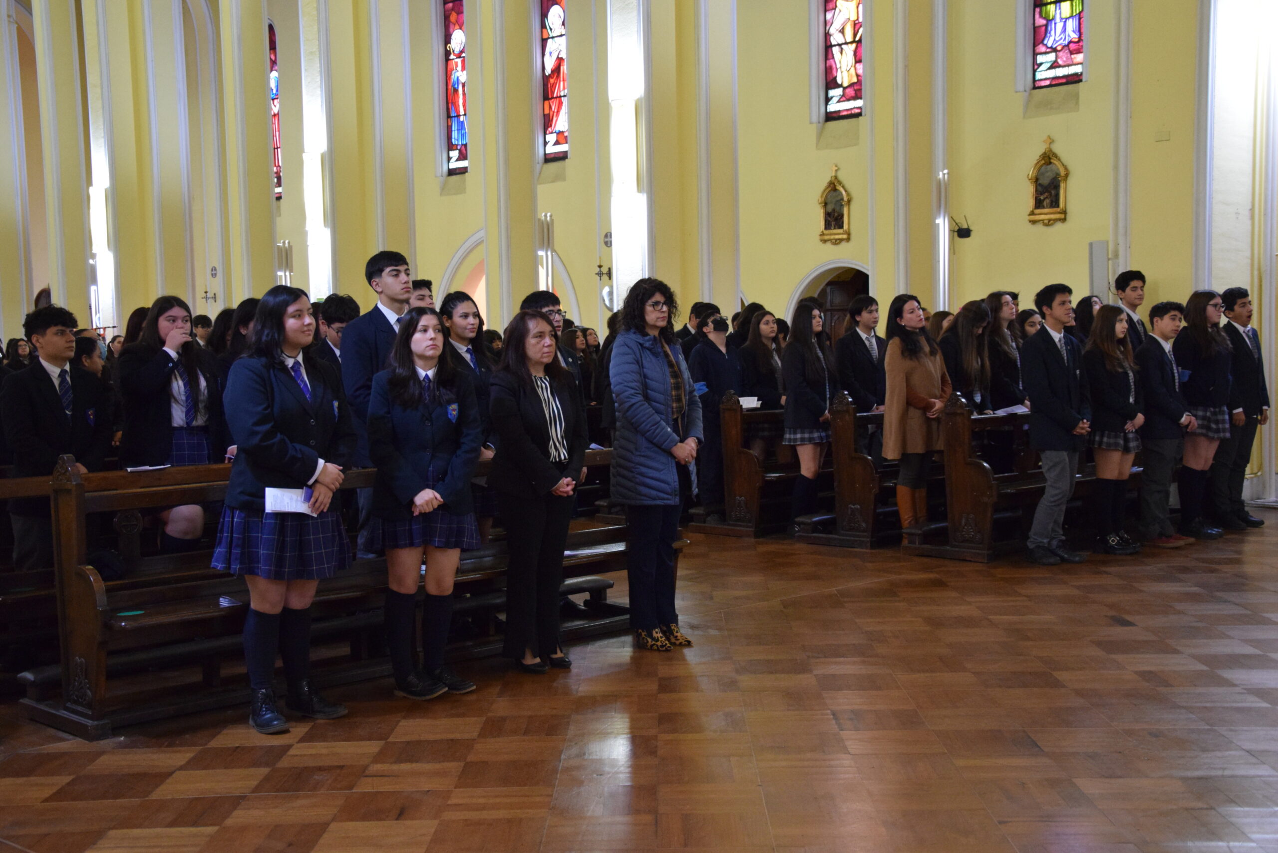 Estudiantes de Colegios de Iglesia participaron en Eucaristía por el Día de la Solidaridad