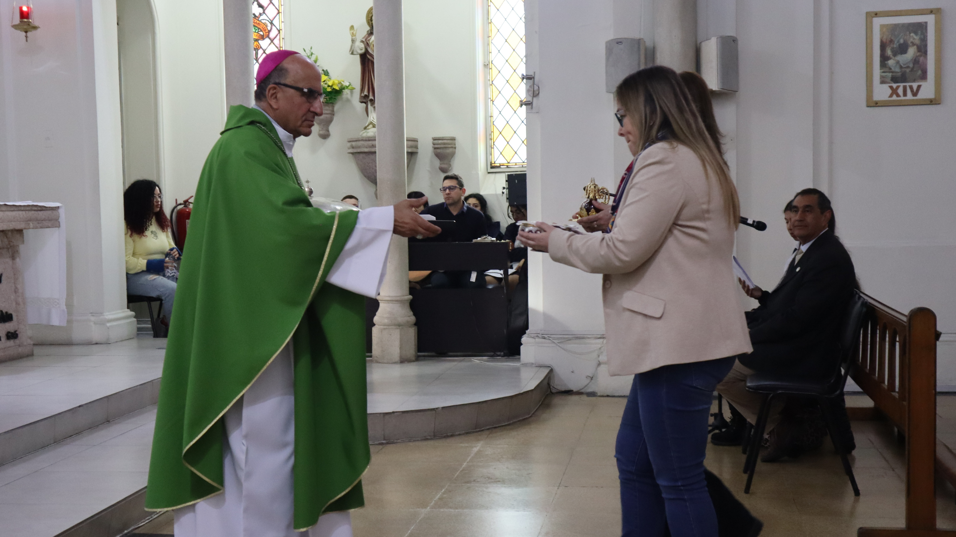 Monseñor Chomali presidió Eucaristía por el Día del Profesor 